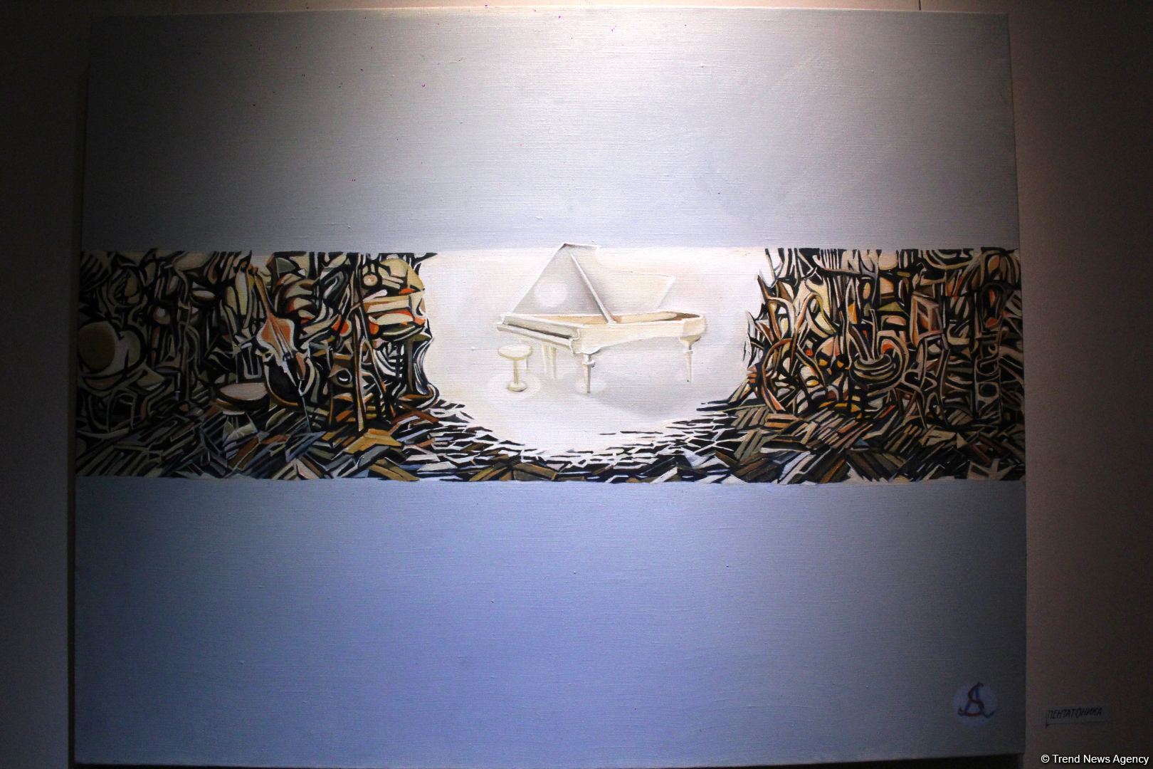 Красный шар - это Я! Миру необходимо дарить позитив – открылась выставка Севиндж Абидовой   (ФОТО)