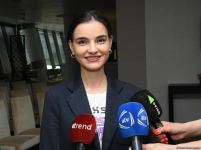 Сияна Василева провела встречу с участницами ЧЕ по художественной гимнастике в Баку (ФОТО)