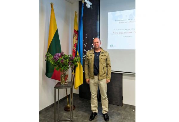 В Литве открылась фотоэкспозиция Ричардаса Лапайтиса о Карабахе (ФОТО)