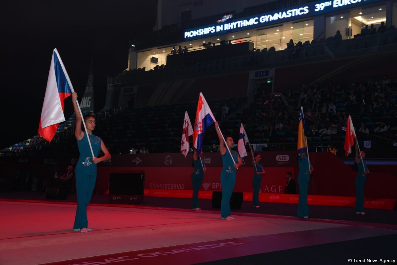 Феерическое шоу на церемонии открытия 39-го чемпионата Европы по художественной гимнастике в Баку (ФОТОРЕПОРТАЖ)