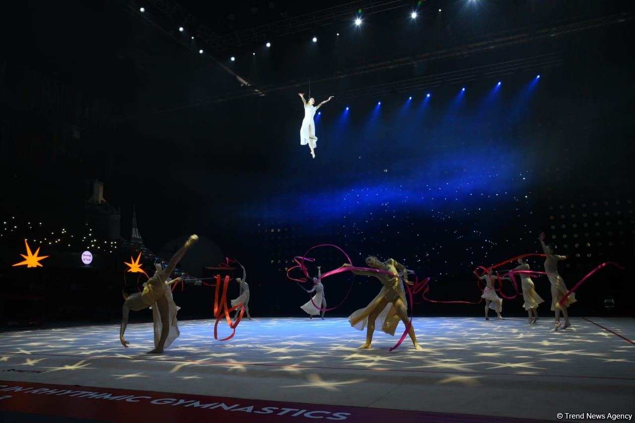Феерическое шоу на церемонии открытия 39-го чемпионата Европы по художественной гимнастике в Баку (ФОТОРЕПОРТАЖ)
