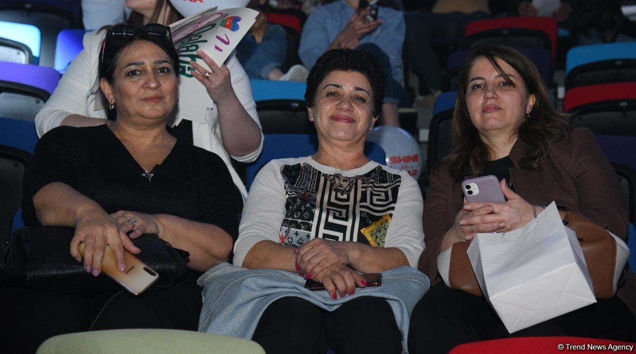 Феерическое шоу на церемонии открытия 39-го чемпионата Европы по художественной гимнастике в Баку (ФОТОРЕПОРТАЖ)