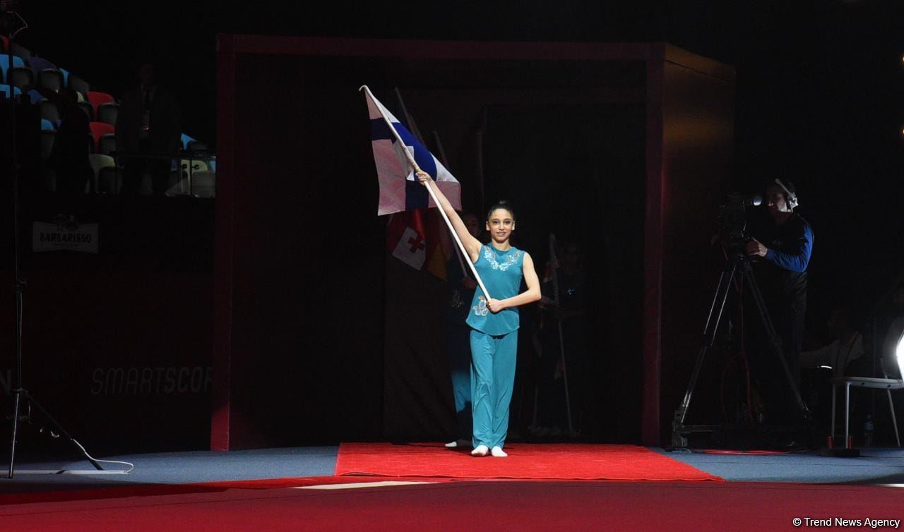 Феерическое шоу на церемонии открытия 39-го чемпионата Европы по художественной гимнастике в Баку (ФОТОРЕПОРТАЖ)