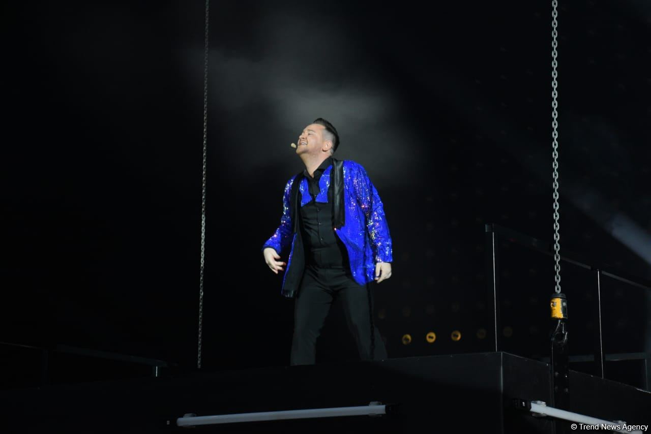 Феерическое шоу на церемонии открытия 39-го чемпионата Европы по художественной гимнастике в Баку (ФОТОРЕПОРТАЖ)