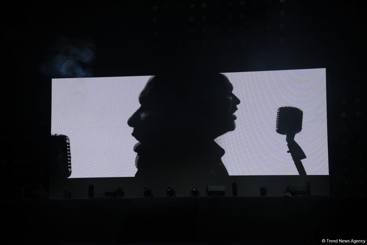 Феерическое шоу на церемонии открытия 39-го чемпионата Европы по художественной гимнастике в Баку (ФОТОРЕПОРТАЖ)