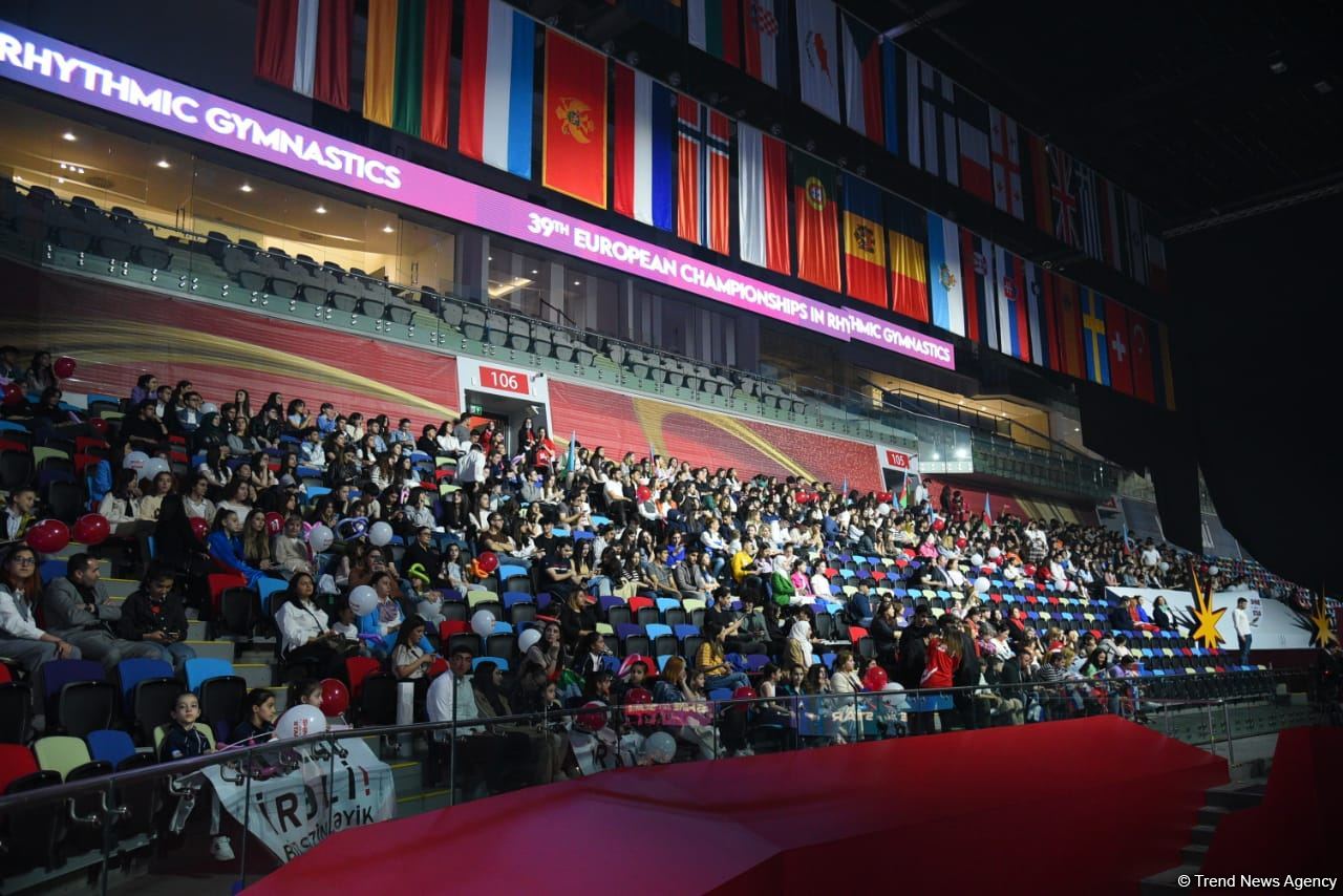 Феерическое шоу на церемонии открытия 39-го чемпионата Европы по художественной гимнастике в Баку (ФОТОРЕПОРТАЖ)