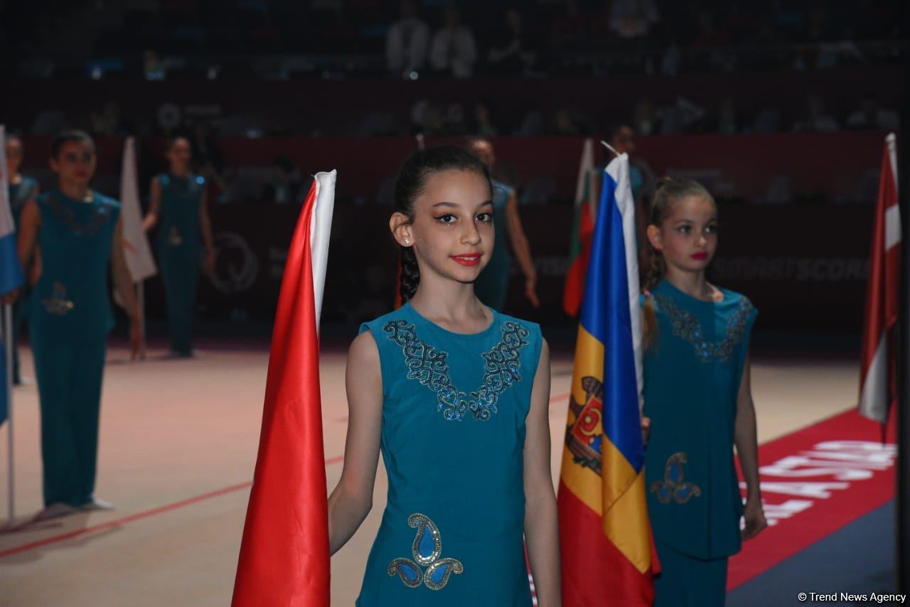 Феерическое шоу на церемонии открытия 39-го чемпионата Европы по художественной гимнастике в Баку (ФОТОРЕПОРТАЖ)