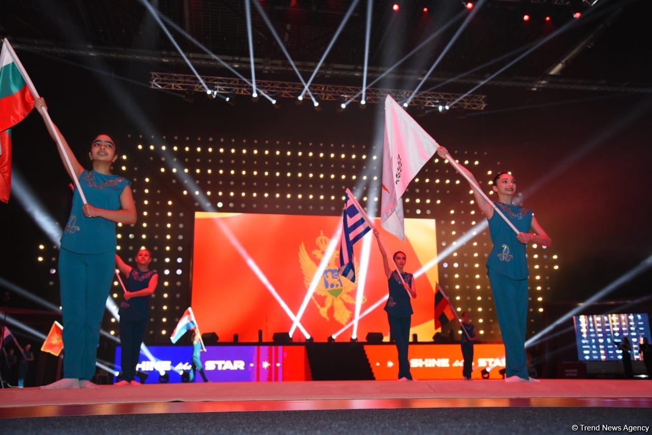 Феерическое шоу на церемонии открытия 39-го чемпионата Европы по художественной гимнастике в Баку (ФОТОРЕПОРТАЖ)