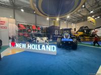 В Азербайджане представлен первый в мире трактор на метане (ФОТО)