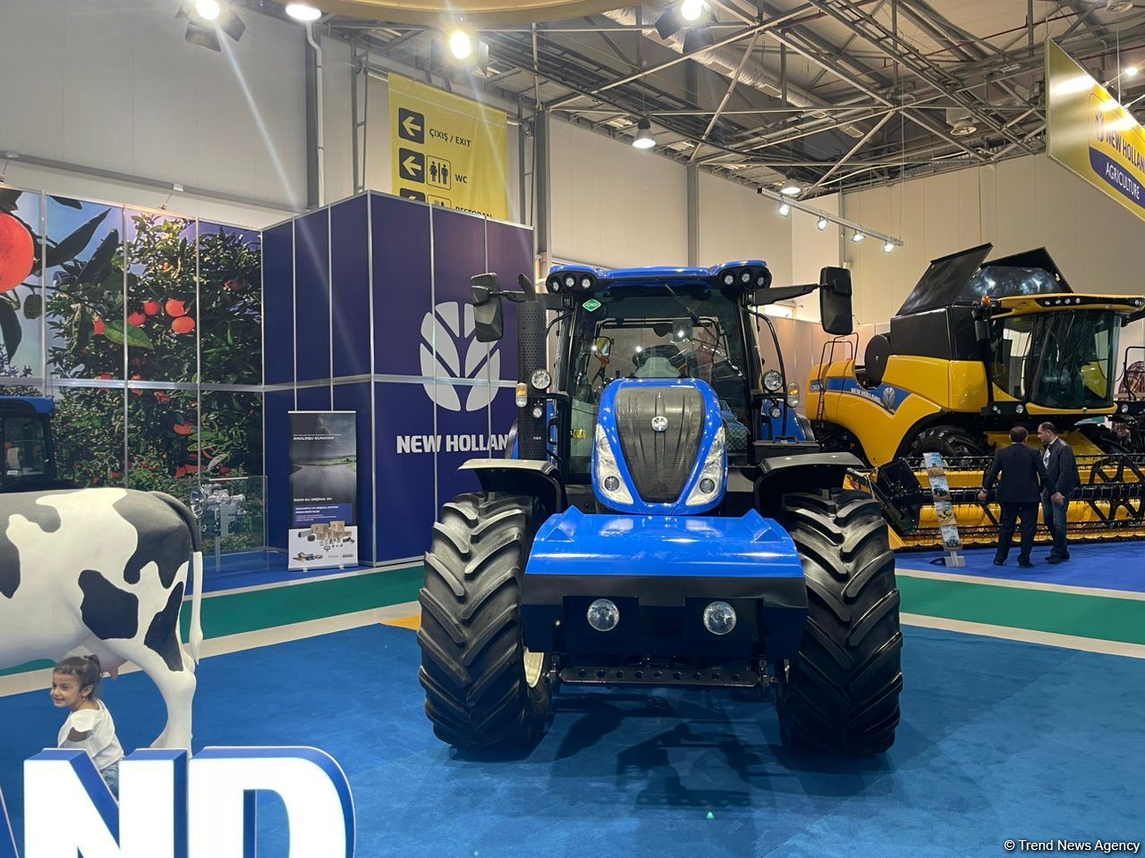 В Азербайджане представлен первый в мире трактор на метане (ФОТО)