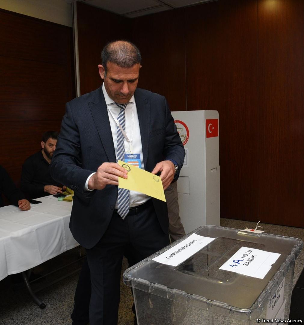 В Азербайджане началось голосование граждан Турции во 2-м туре президентских выборов в этой стране (ФОТО)