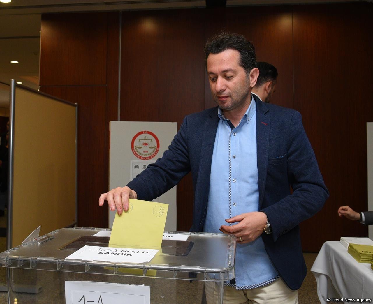 В Азербайджане началось голосование граждан Турции во 2-м туре президентских выборов в этой стране (ФОТО)