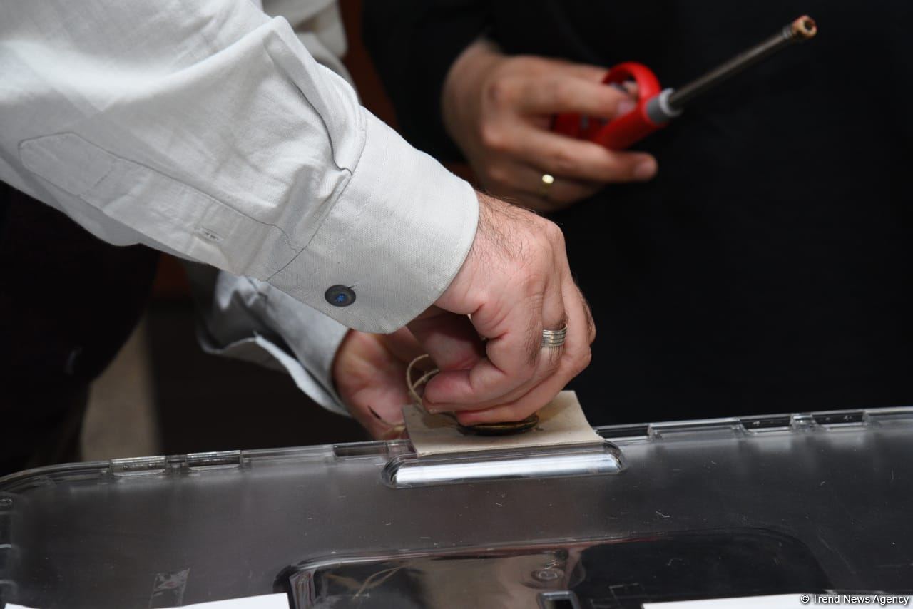 В Азербайджане началось голосование граждан Турции во 2-м туре президентских выборов в этой стране (ФОТО)