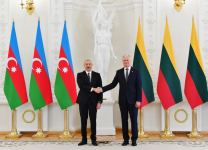 В Вильнюсе состоялась церемония официальной встречи Президента Ильхама Алиева (ФОТО/ВИДЕО)