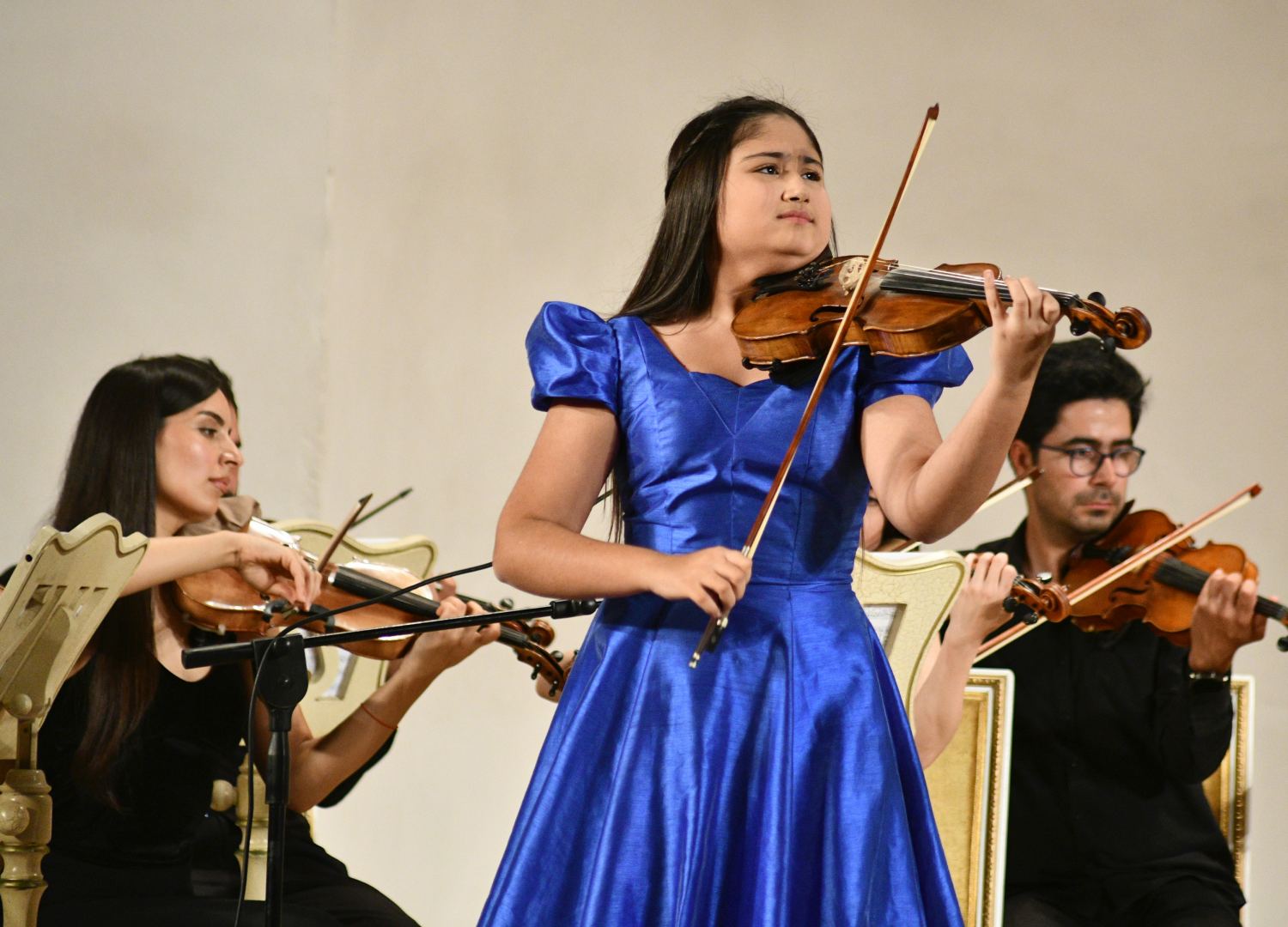 Завораживающие, нежные звуки канона и скрипки – концерт в Баку (ФОТО)