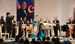 Завораживающие, нежные звуки канона и скрипки – концерт в Баку (ФОТО)