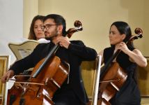 Завораживающие, нежные звуки канона и скрипки – концерт в Баку (ФОТО)