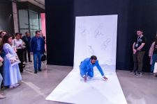 YARAT представляет экспозицию "Розовый – Чёрный" о сильной азербайджанской женщине (ФОТО)