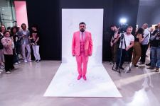 YARAT представляет экспозицию "Розовый – Чёрный" о сильной азербайджанской женщине (ФОТО)