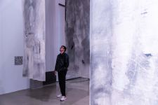 YARAT представляет экспозицию "Розовый – Чёрный" о сильной азербайджанской женщине (ФОТО)