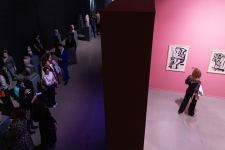 YARAT представляет экспозицию "Розовый – Чёрный" о сильной азербайджанской женщине (ФОТО)