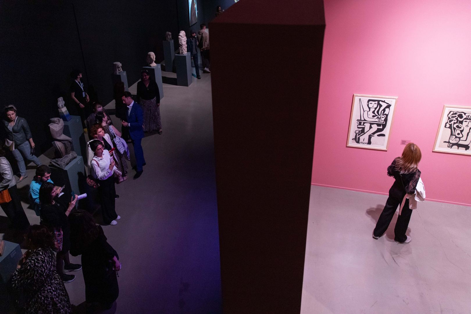 YARAT представляет экспозицию "Розовый – Чёрный" о сильной азербайджанской женщине (ФОТО)