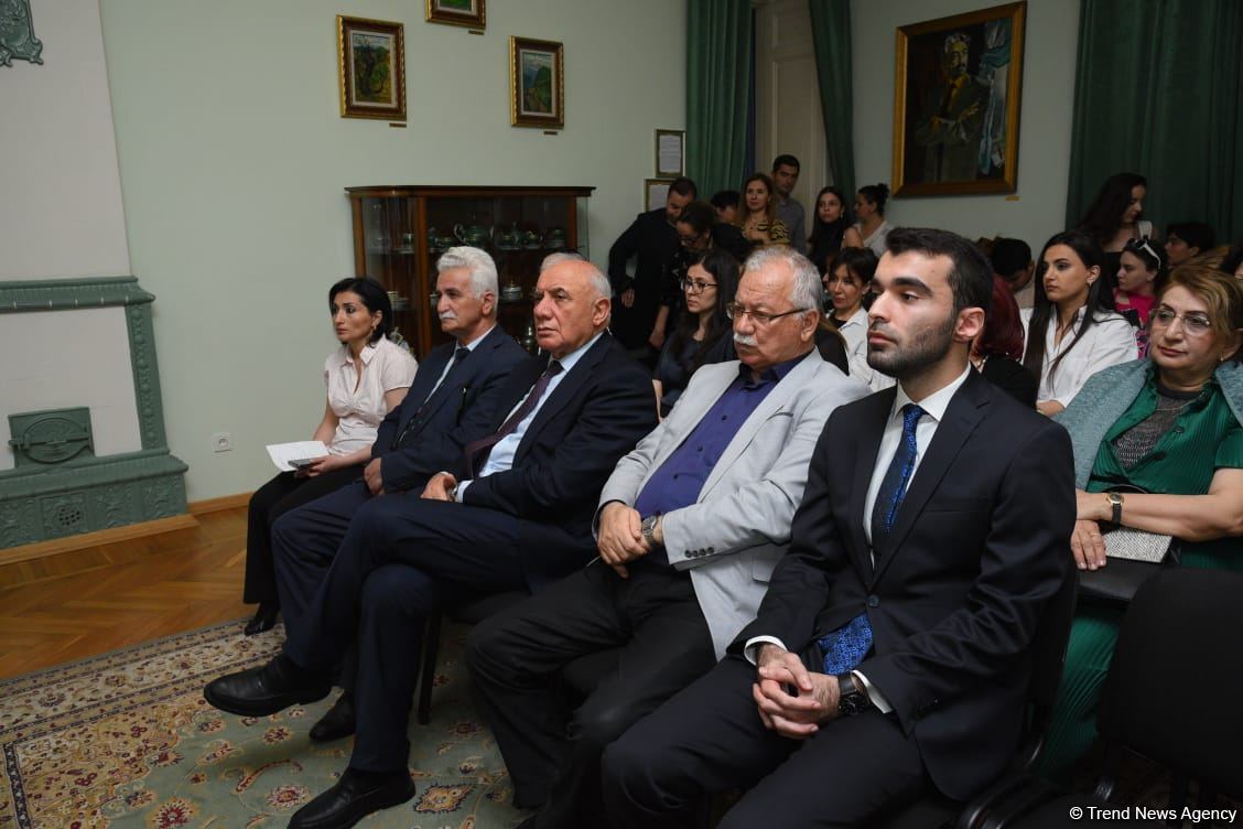 В Доме-музее Самеда Вургуна прошел вечер, посвященный 100-летию со дня рождения великого лидера Гейдара Алиева (ФОТО)