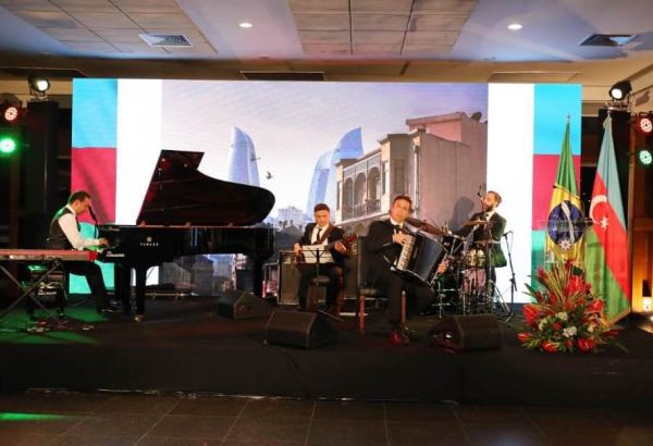 В Бразилии прошел потрясающий концерт Эмиля Афрасияба и Энвера Садыгова (ВИДЕО, ФОТО)