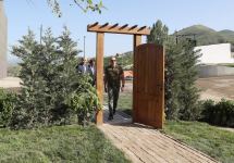 Президент Ильхам Алиев открыл в Лачине вывеску на улице 1 Декабря, ознакомился с отреставрированным домом (ФОТО/ВИДЕО)