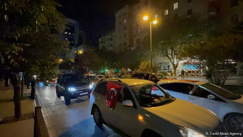 В Азербайджане отмечается победа  Реджепа Тайипа Эрдогана на президентских выборах в Турции (ФОТО/ВИДЕО)