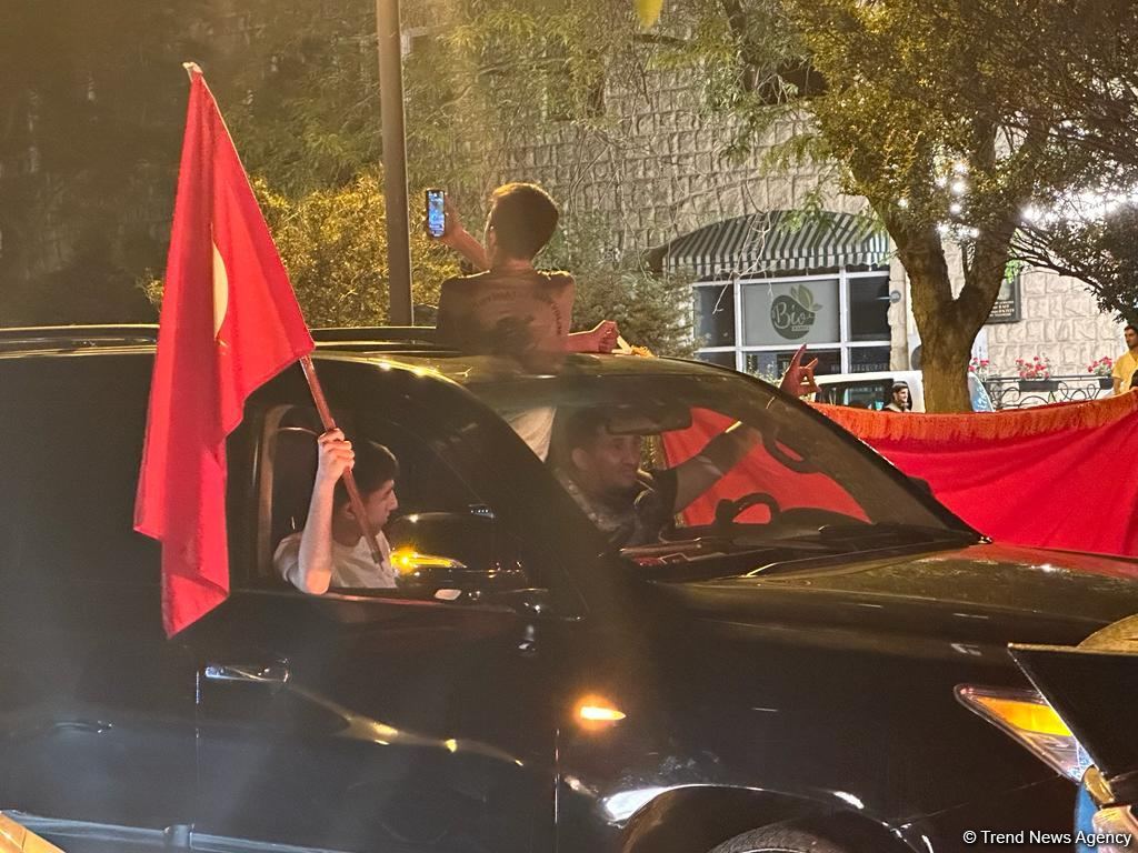 В Азербайджане отмечается победа  Реджепа Тайипа Эрдогана на президентских выборах в Турции (ФОТО/ВИДЕО)