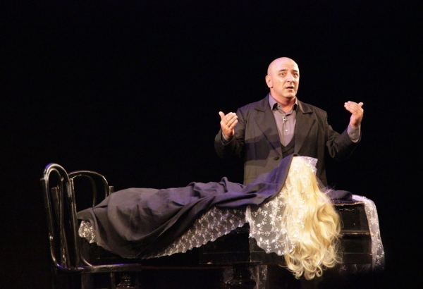 Шовги Гусейнов представит моноспектакль на международном фестивале цифрового театра ONLiFE iDEA Fest