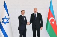 В Баку состоялась церемония официальной встречи Президента Израиля Ицхака Герцога (ФОТО)