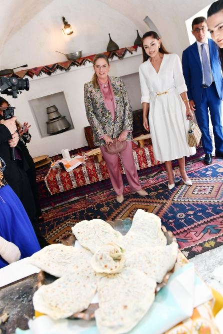 Первая леди Мехрибан Алиева и Первая леди Израиля Михаль Герцог посетили Археолого-этнографический музейный комплекс "Гала" (ФОТО/ВИДЕО)