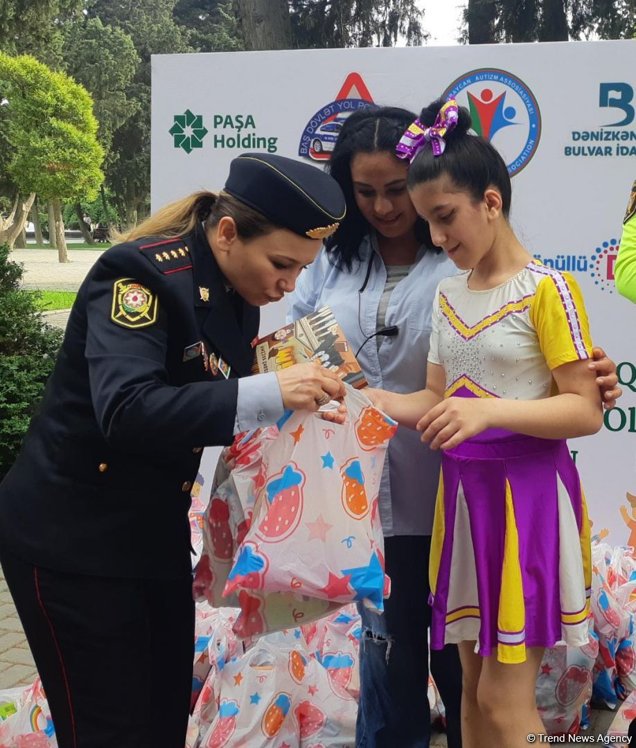 Азербайджанская ассоциация аутизма организовала в Баку праздник для детей (ФОТО)