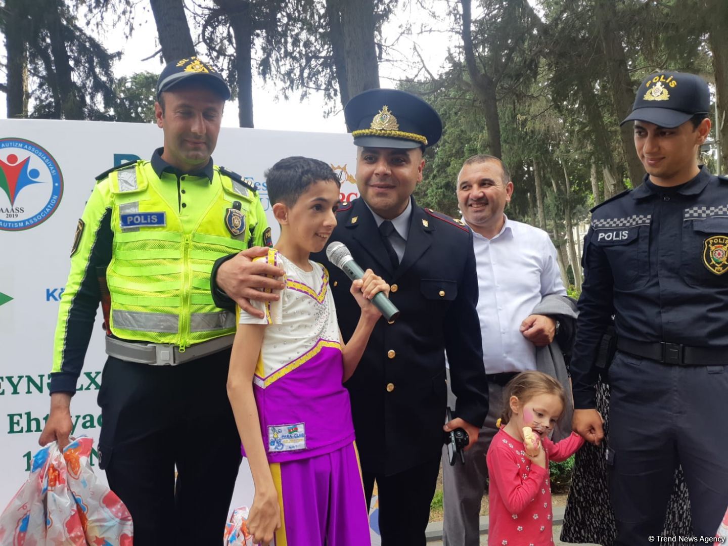 Азербайджанская ассоциация аутизма организовала в Баку праздник для детей (ФОТО)
