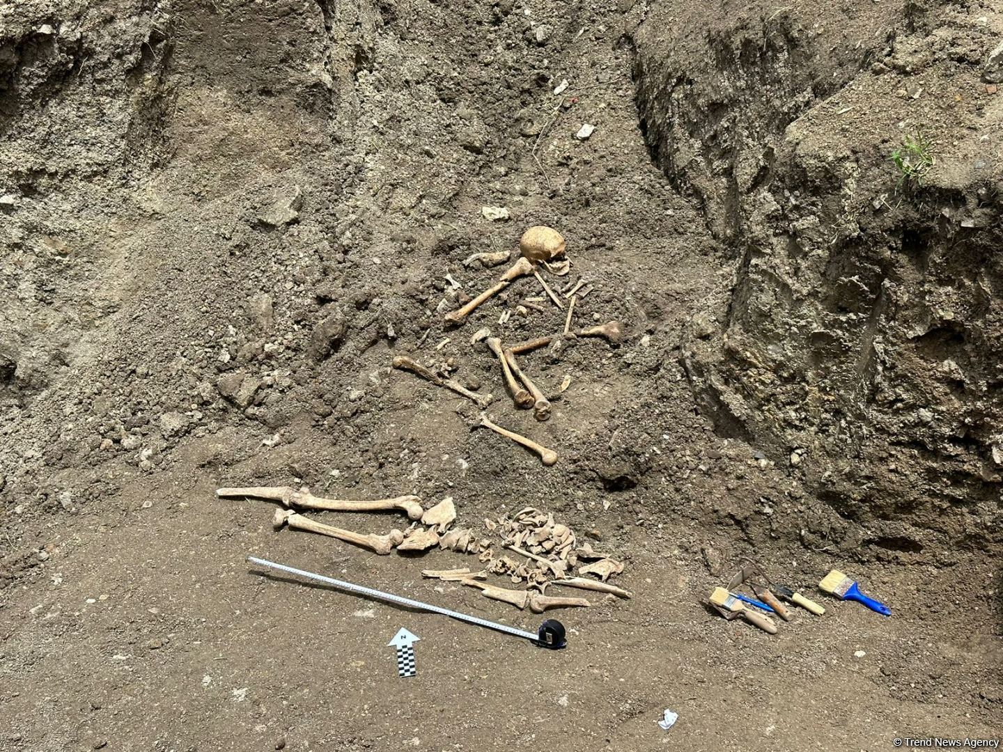 В Шуше обнаружено массовое захоронение (ФОТО)