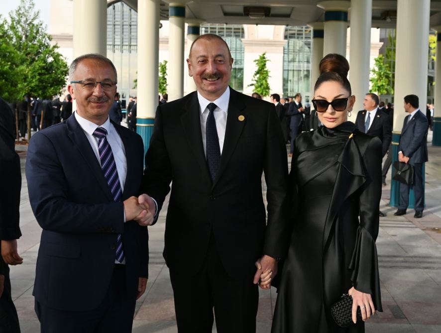 Президент Ильхам Алиев и Первая леди Мехрибан Алиева приняли участие в церемонии начала исполнения полномочий Президентом Реджепом Тайипом Эрдоганом (ФОТО/ВИДЕО)