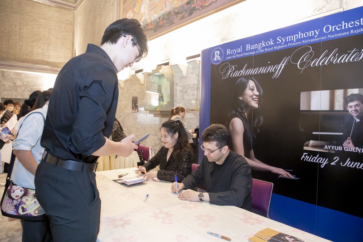 Королевский Бангкокский симфонический оркестр впервые выступил под управлением азербайджанского дирижера (ФОТО)