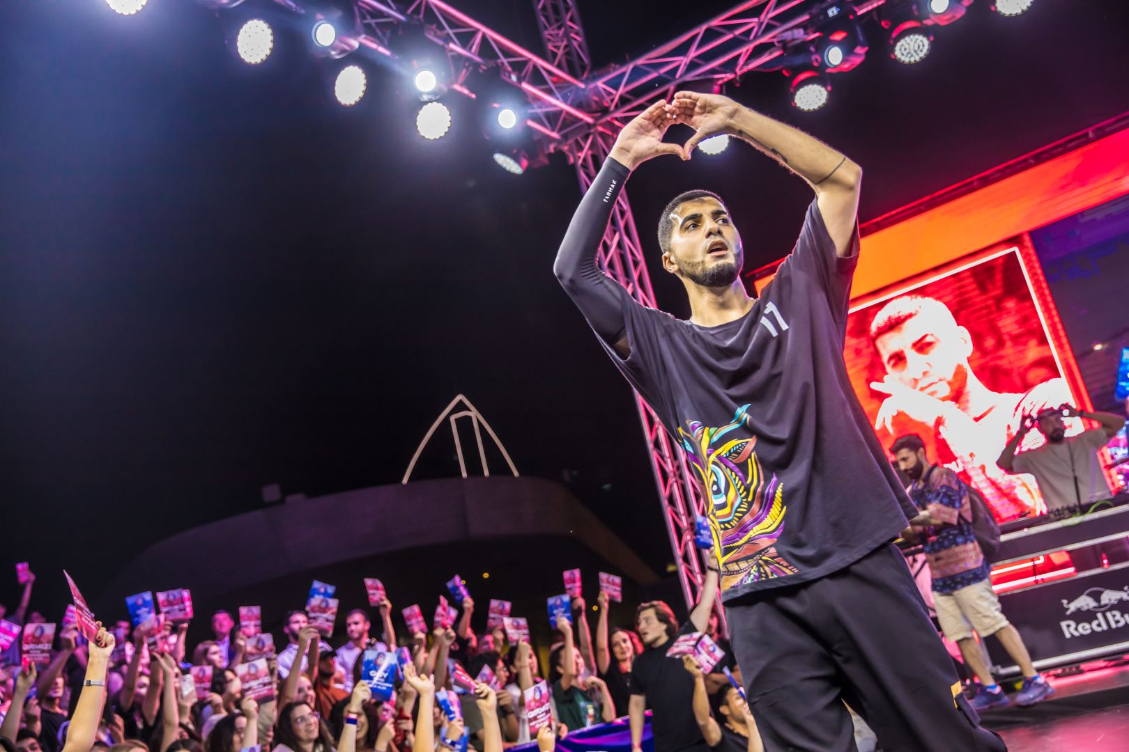 Захватывающие танцевальные батлы в Баку  (ФОТО)