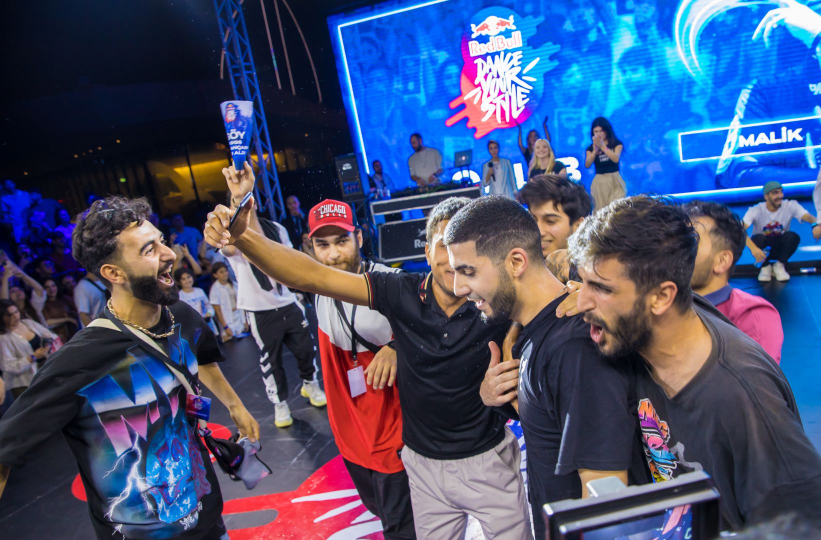 Захватывающие танцевальные батлы в Баку  (ФОТО)