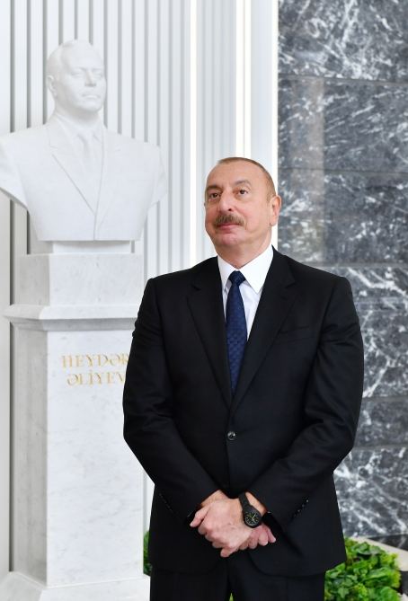 Президент Ильхам Алиев принял участие в открытии нового административного здания Министерства сельского хозяйства в Баку (ФОТО/ВИДЕО)