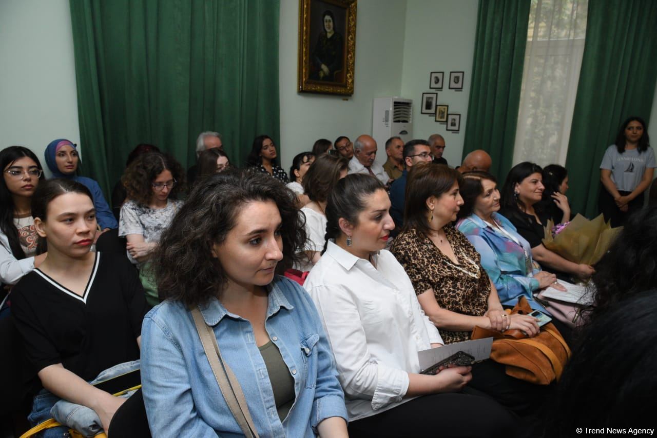 От музыки к литературе – в Баку прошел вечер памяти Вагифа Самедоглу (ФОТО)