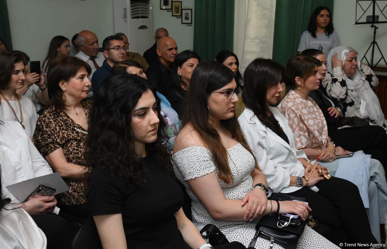 От музыки к литературе – в Баку прошел вечер памяти Вагифа Самедоглу (ФОТО)