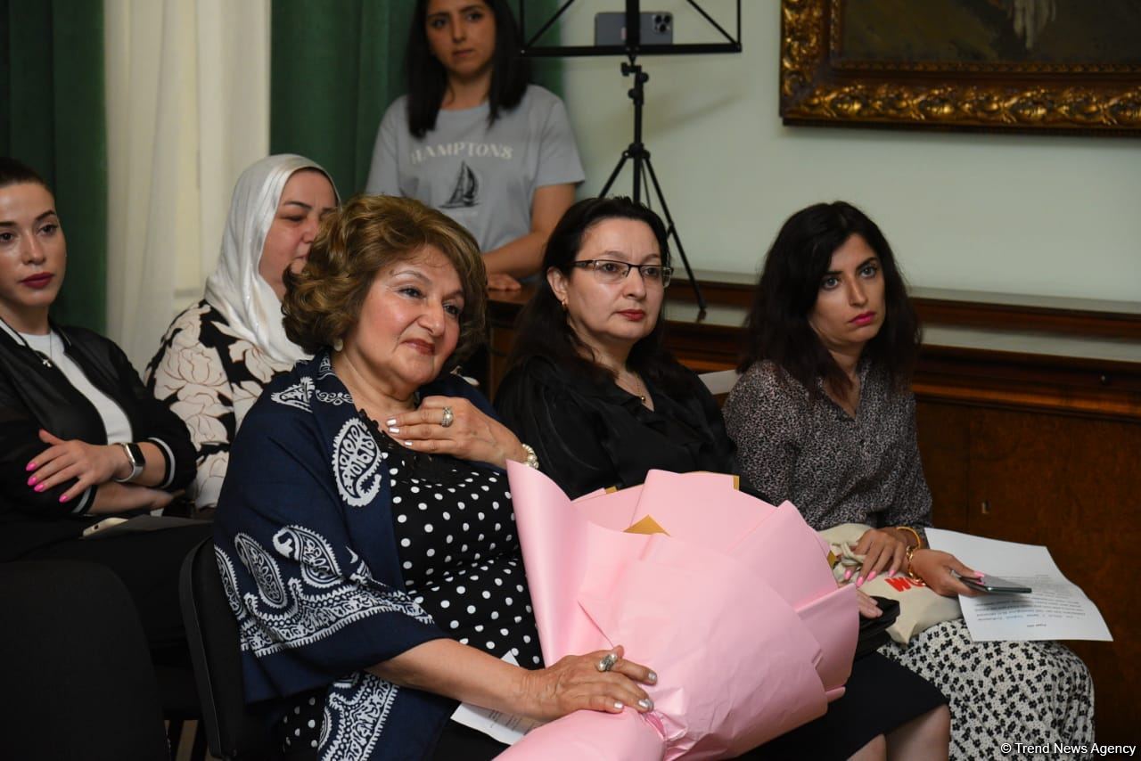 От музыки к литературе – в Баку прошел вечер памяти Вагифа Самедоглу (ФОТО)