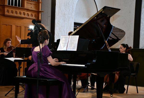 Ярко и самобытно – концерт в Баку (ФОТО/ВИДЕО)