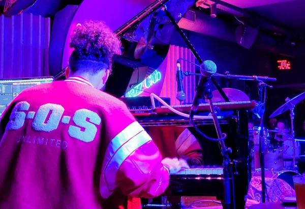 Париж в потрясающих красках азербайджанского мугама и джаза в жанре электронной музыки (ВИДЕО, ФОТО)