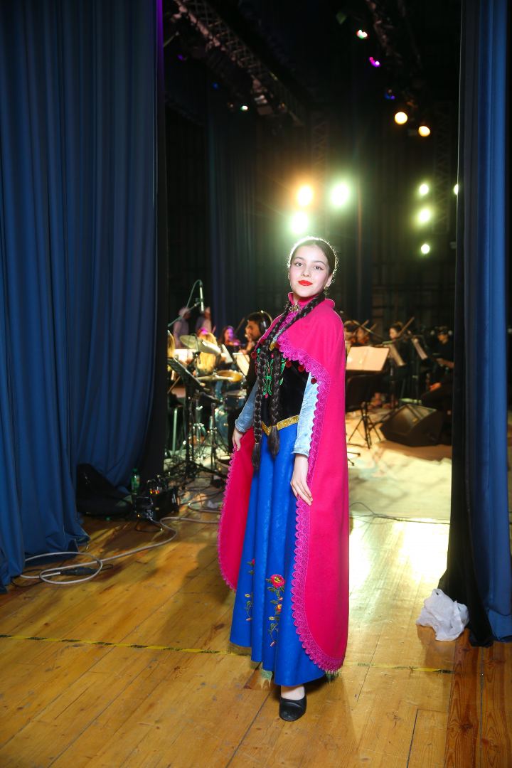 Прямой контакт с героями сказок! В Баку представлено Дисней-шоу (ФОТО/ВИДЕО)