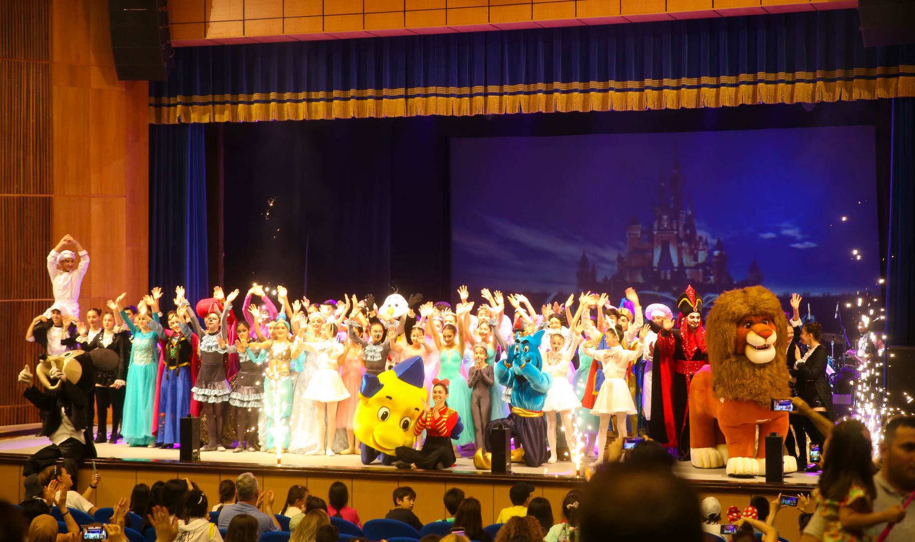 Прямой контакт с героями сказок! В Баку представлено Дисней-шоу (ФОТО/ВИДЕО)