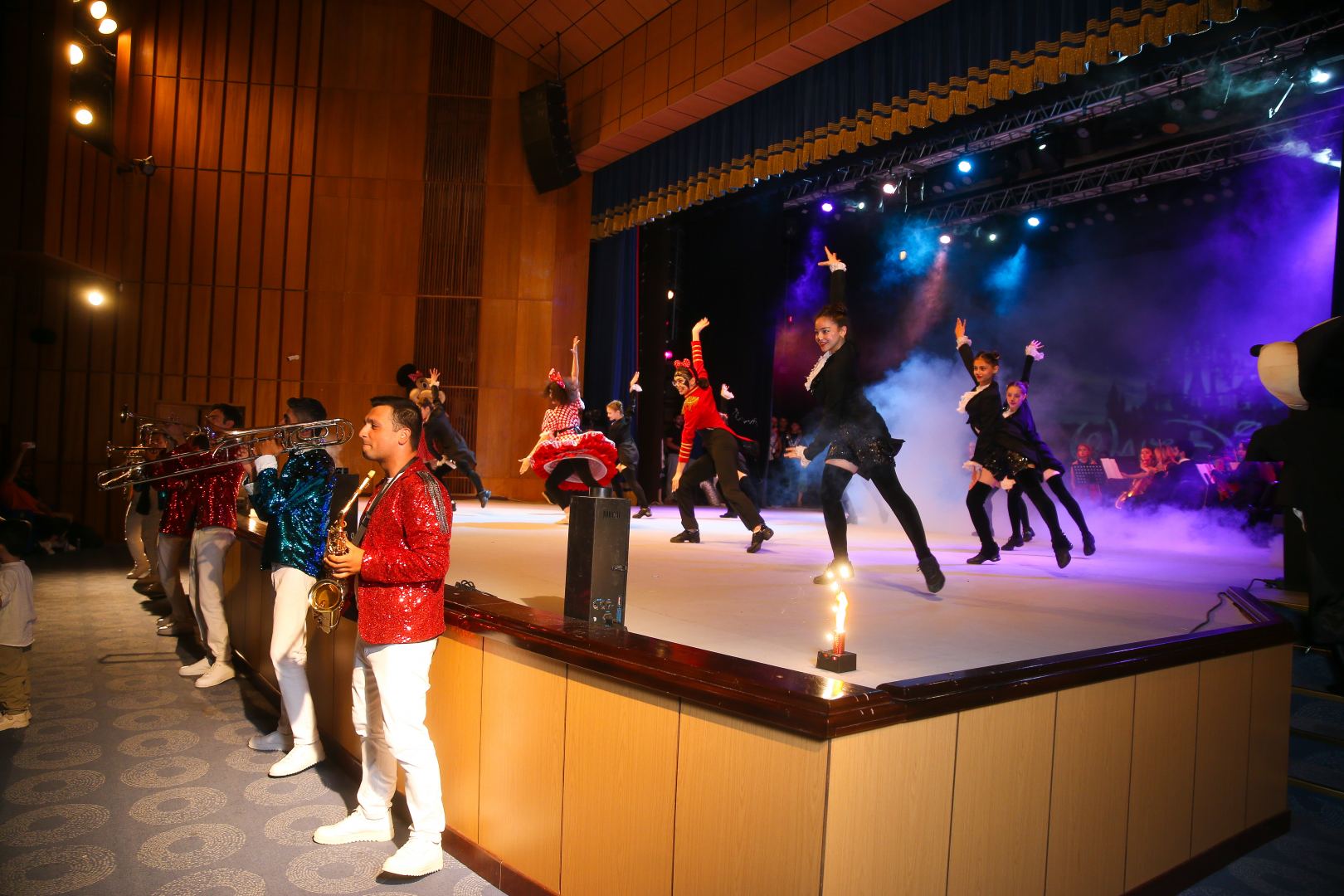 Прямой контакт с героями сказок! В Баку представлено Дисней-шоу (ФОТО/ВИДЕО)